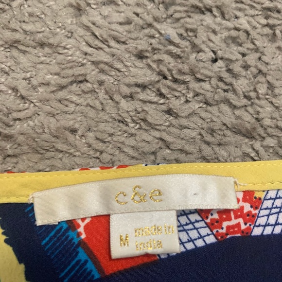 Women’s C & E Short Sleeve Blouse Medium - Picture 3 of 4